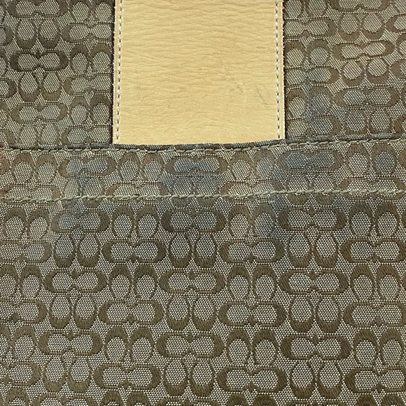 Gently loved authentic Coach messenger bag - Picture 10 of 16